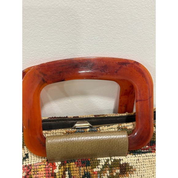 Vintage Tapestry Floral Handbag Amber Lucite Handle Kiss Lock Closure Women - Picture 3 of 11